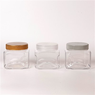 Envàs quadrat de plàstic buit